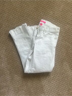 Lilly Pulitzer White Ankle Crop Jeans with Frayed Scallop Hem